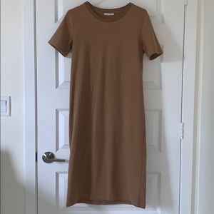 Short Sleeve Midi Dress